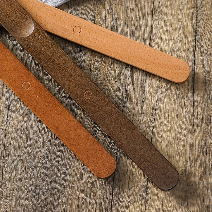 NordHorn™ – Det magnetiska skohornet i trä